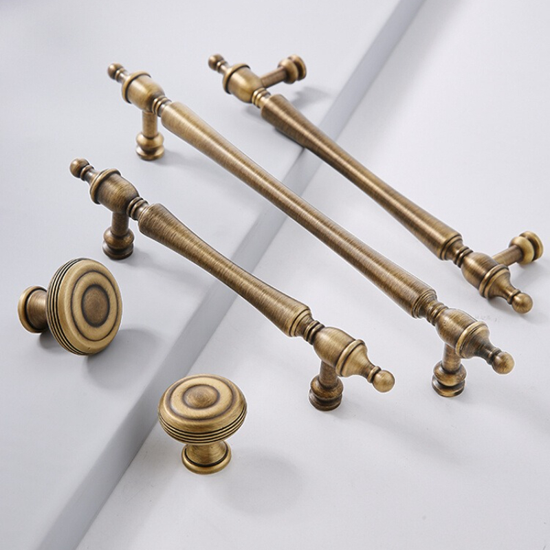真鍮キャビネットハンドル中国のレトロなワードローブドアハンド - Furniture Hardware High End のレビューと価格