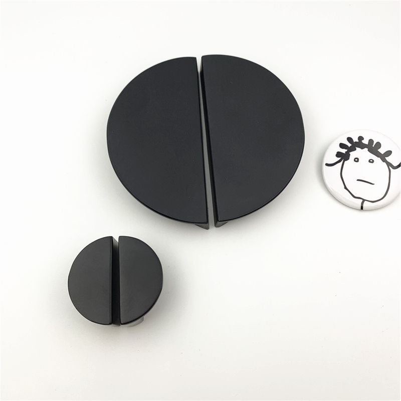 クロームハンドル付きマットブラック亜鉛合金ハウジング,半円形 - Furniture Rotating Hardware のレビューと価格